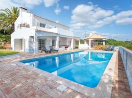 Quiet Spacious House - Swimming Pool, villa en Benagil