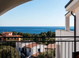 Royal Suite Apartment, hotel in Cala Gonone