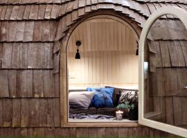 SkyFall, hotel di Grundisburgh