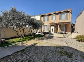 Maison MALOYA 2 chambres avec jardin، فندق في كافايو