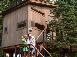 Apartamenty wśród drzew River Park, hotel v destinaci Zator