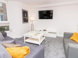 D'City Apartment, up to 5 guests、ダンディーのホテル