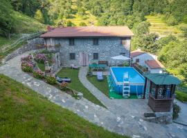 Agriturismo Monte Croce, hotel na may parking sa Stazzema