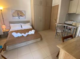 BLUE PHAISTOS APARTMENTS No1, self catering accommodation in Moírai
