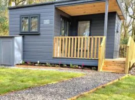 HiveAway - Hot Tub - Carmarthenshire - Pembrokeshire