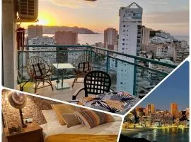 Traveler's Beach Apartment with sea view, free coffee & parking