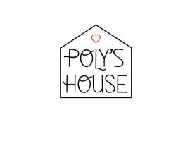 Poly's House, bed and breakfast en Torre Annunziata
