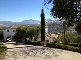 Villa Carmen Magnificent Country House in Serranía, séjour à la campagne à Ronda