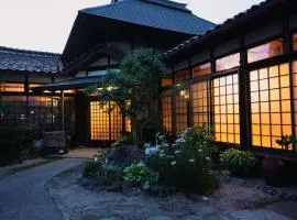 An old house with a fire pit for rent Guesthouse Yukarian - Vacation STAY 87627v