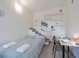 Il Gattino di Sanremo - Piccolo monolocale centro e stazione del treno