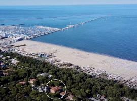 Ariston Vacanze, hotel na praia em Marina di Ravenna