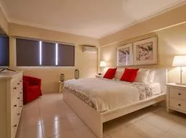 Escape 4BR Penthouse Close to Blue Mall 7&8FLR with Private Rooftop OutdoorTerrace