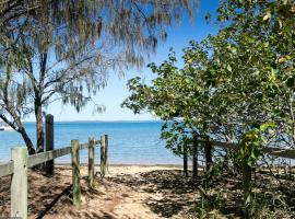 Boat Harbour Studio Apartments and Villas, hotel cerca de Fisherman's Wharf Marina, Hervey Bay