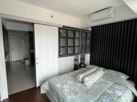 Apartment Breeze Bintaro, Tangerang Selatan, feriebolig i Pondoklang