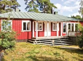 Gorgeous Home In Ljungskile With Wifi