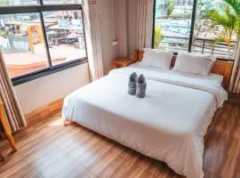 Vang Vieng Sunset Guesthouse & Restaurant