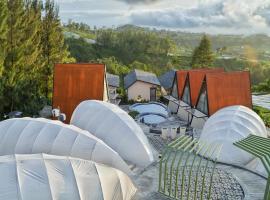 Azana Essence Selo Boyolali, מלון בBoyolali