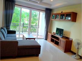 Khanom Beach Residence Condos, feriebolig i Ban Na Dan