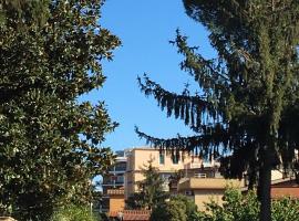 Gemelli-San Pietro-Trastevere-casa con posto auto, hotelli Roomassa lähellä maamerkkiä Gemelli-sairaala