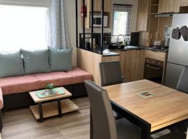 Mobilhome bora bora, viešbutis su baseinais mieste Pont-Aven