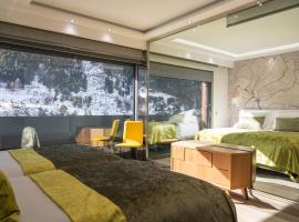 THE MIRROR & SPA by Elegant Residences, hotell i Ransol