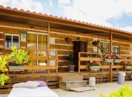 Bernegal Moneyba, Hot Tub, Piscina y Jardín