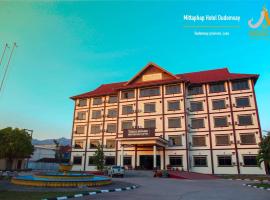 Mittaphap Hotel Oudomxai, hótel með bílastæði í Muang Xai
