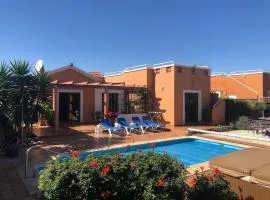 Casa Piedra, Luxury Family Front Line Golf, Hot Tub,Pool Table, 8 pers, Caleta de Fuste