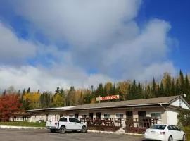 Pinecrest Motel