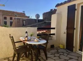 Centre of Olonzac, 2 bedrooms & private sunny rooftop terrace