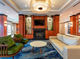 Fairfield Inn & Suites Columbus, hotel en Columbus