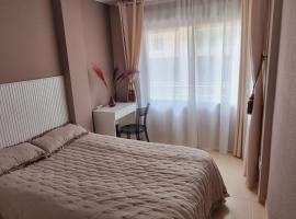 Luxury Evita Apartments in Torrevieja, hotell i Torrevieja