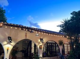 Casa Grimaldo, hotel with pools in Valle de Anton