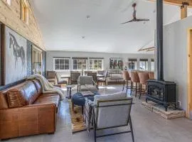 3076 W Highway 160 - Guest House