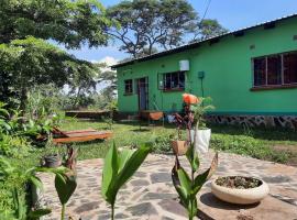 Artist Villa in a Beautiful Yard, hotel with parking in Chilanga