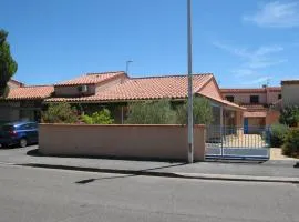 Villa 4 pièces, 10 couchages, jardin, terrasses, à 900m de la plage, Saint-Cyprien - FR-1-106-35