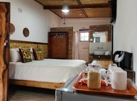 Nxabii Cottages, holiday rental in Kasane