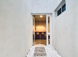 河趣泊旅 River Chill Inn, inn in Tainan