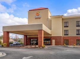 Comfort Suites, hotel with jacuzzis in Macon