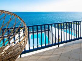 FRONTLINE VILLA 25, Modern Coastal Design with Amazing Views, hotel din Puerto Calero