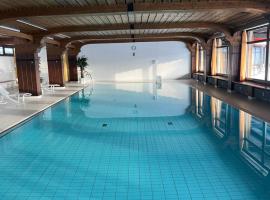 Apartment Annis Panoramablick Pool Sauna Tennis, hotel din Obertal