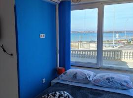 Apartman Pandula, hotel v destinaci Tkon