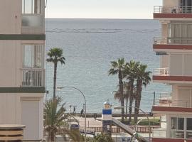 Atico cerca del mar con vistas, hotel que aceita animais de estimação em Torre del Mar