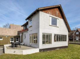Stunning home in Aakirkeby with 4 Bedrooms and WiFi, vacation rental in Vester Sømarken
