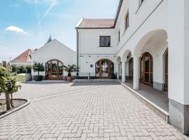 Weingut & Gästehaus zum Seeblick - Familie Sattler, hotel romântico em Jois