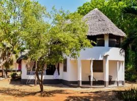 Double room in a villa, hotell i Diani Beach