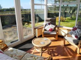 Woodhall Cottage, vacation home in Annan