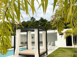 CASA MONTEBELLO CON PISCINA PRIVADA EN LA MESA, hotel in La Mesa