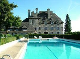 Château Du Doux, hotel v destinaci Altillac