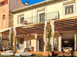 Villa Palmire, large terrace with jacuzzi available, къща за гости в Ла Тюрби